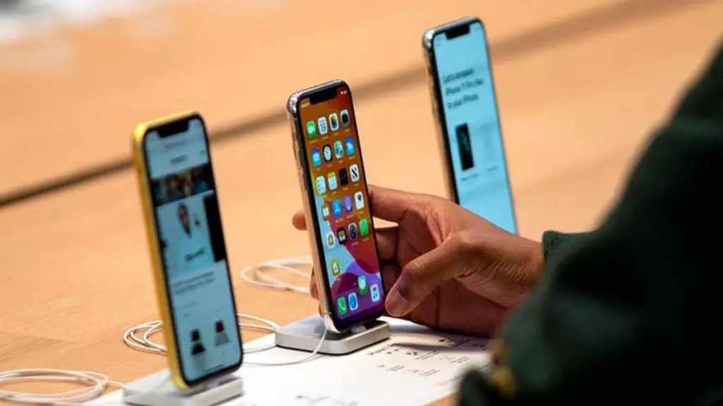 baja-de-precios-en-celulares-y-computadoras:-el-gobierno-nacional-propone-liberar-la-importacion-de-tecnologia