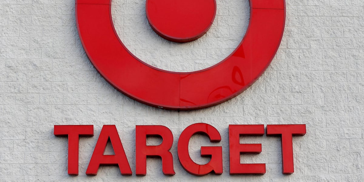 target-ofrece-100,000-empleos-a-inmigrantes-por-temporada-navidena:-asi-puedes-postular