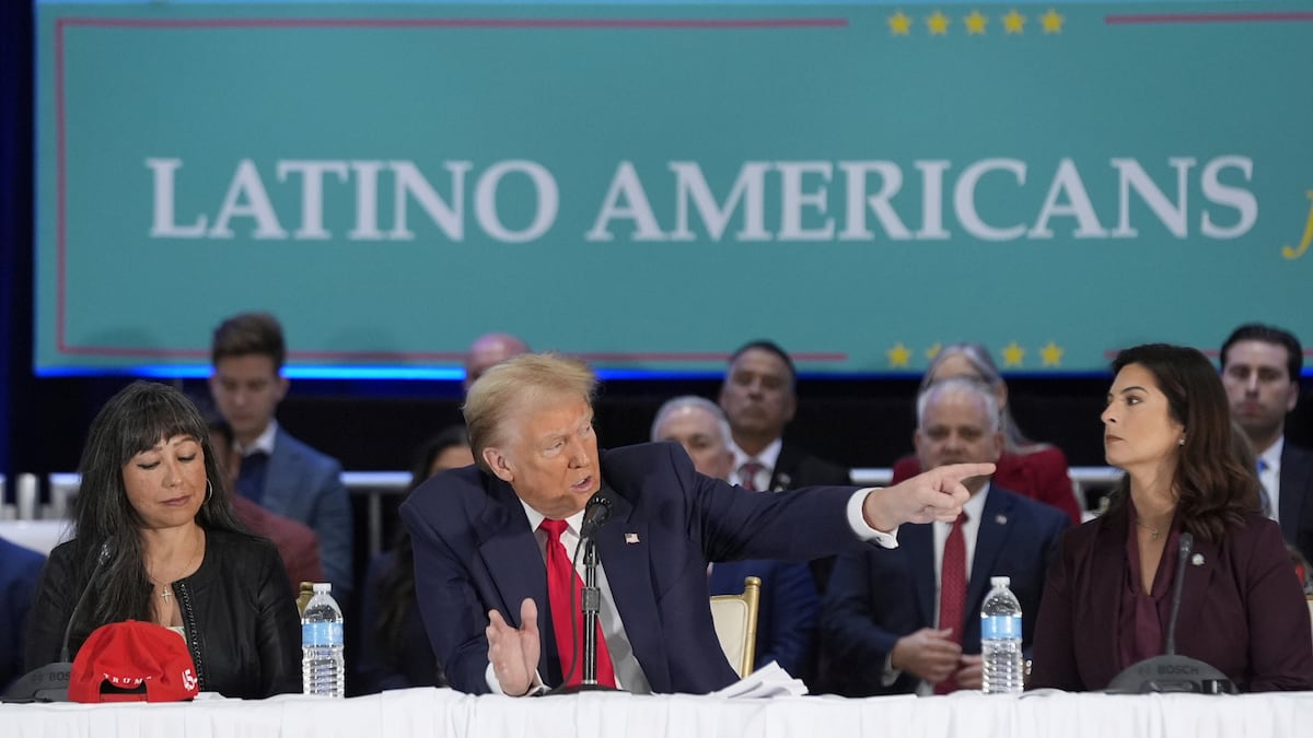 Trump se da un baño de halagos con empresarios latinos de Miami: “¿Quién demonios es Harris? Nadie la conoce”