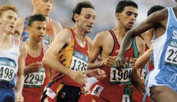 El Guerrouj está convencido de que si hubiera tenido zapatillas con placa de carbono su récord mundial de 1.500 de 1998 “sería ahora de mínimo unos…”