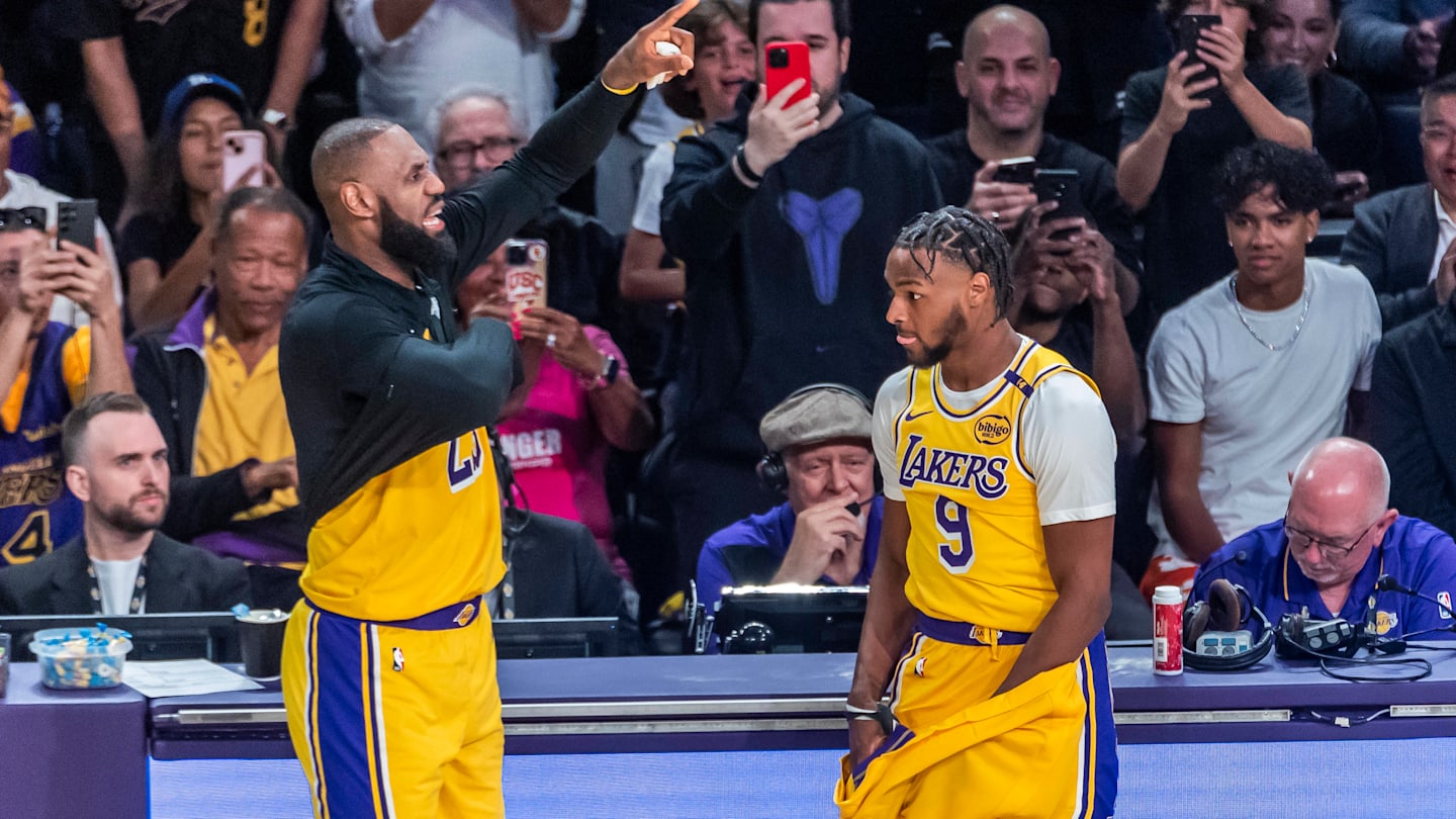 lebron-y-bronny-hacen-historia:-¡juegan-juntos-en-la-cancha-con-los-lakers!