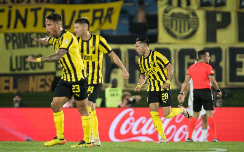 libertadores:-penarol-esta-derrotando-1-0-a-botafogo-en-el-estadio-centenario