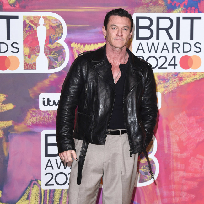 la-religion-de-luke-evans-le-hizo-pensar-que-ser-gay-era-una-'sentencia-de-muerte'