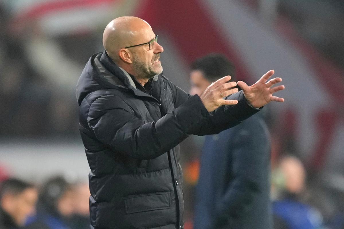 peter-bosz:-“ha-sido-una-gran-noche-de-champions-por-el-juego-del-equipo-y-el-ambiente-en-el-campo”