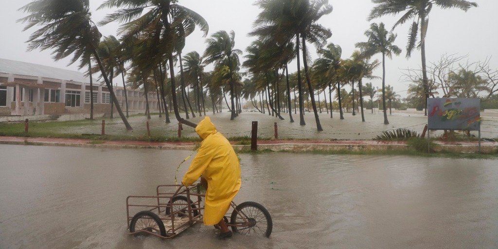 el-huracan-milton-se-acerca-a-florida-como-categoria-5:-esperan-toque-tierra-cerca-a-sarasota