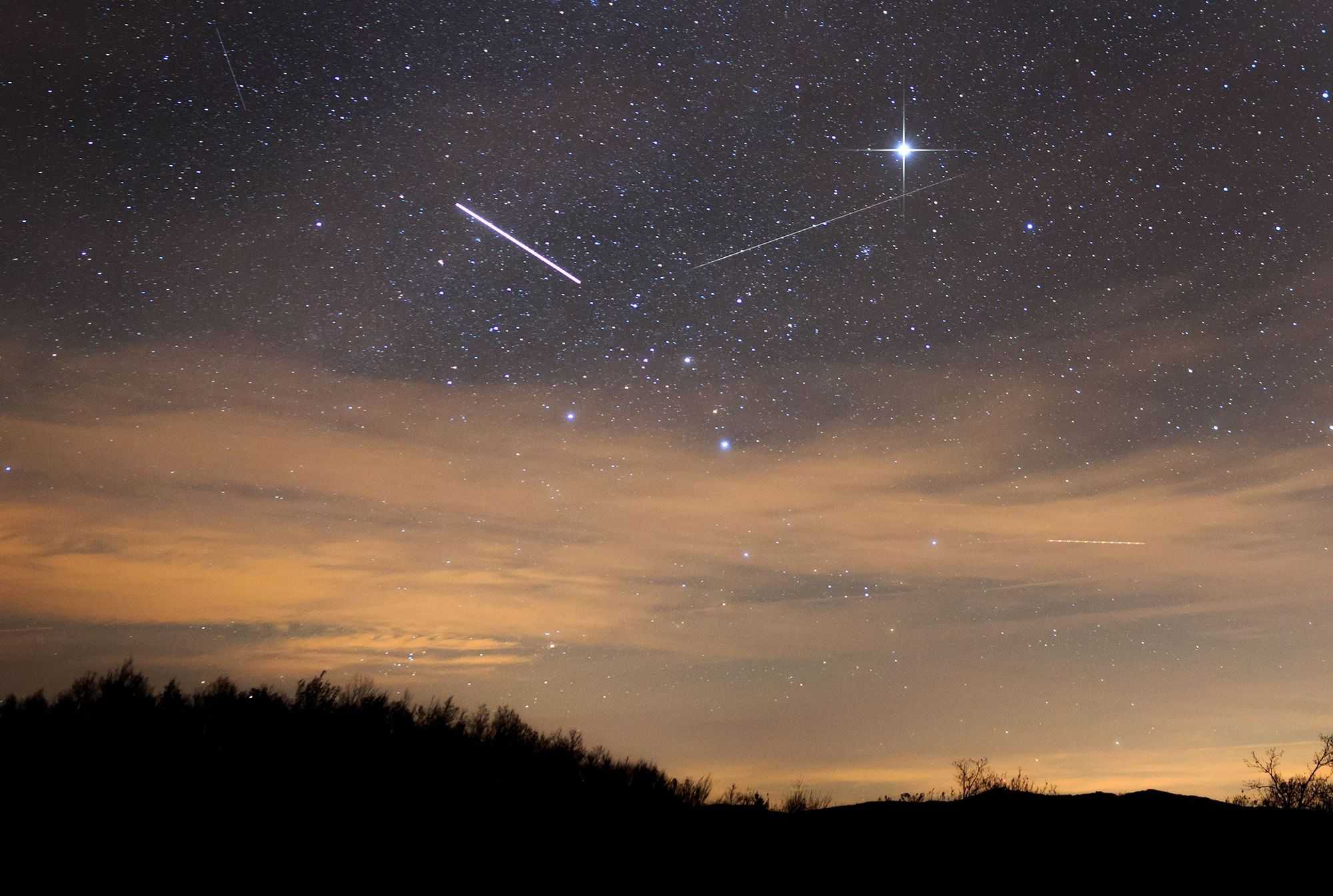 la-lluvia-de-meteoritos-de-las-tauridas-del-norte-puede-producir-bolas-de-fuego.-he-aqui-como-verlo-–-mujer-es-mas