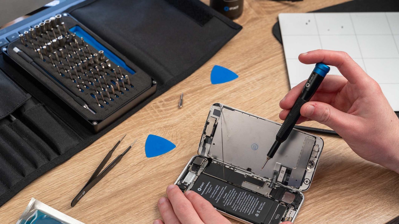 ¡hagalo-usted-mismo!-apple-pone-a-la-venta-kits-de-reparacion-para-el-iphone-16