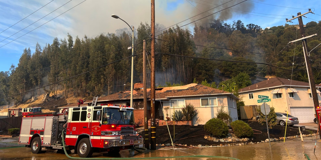 Evacuaciones en Oakland por incendio que avanzó con rapidez y ya fue controlado. California enfrenta peligrosos vientos