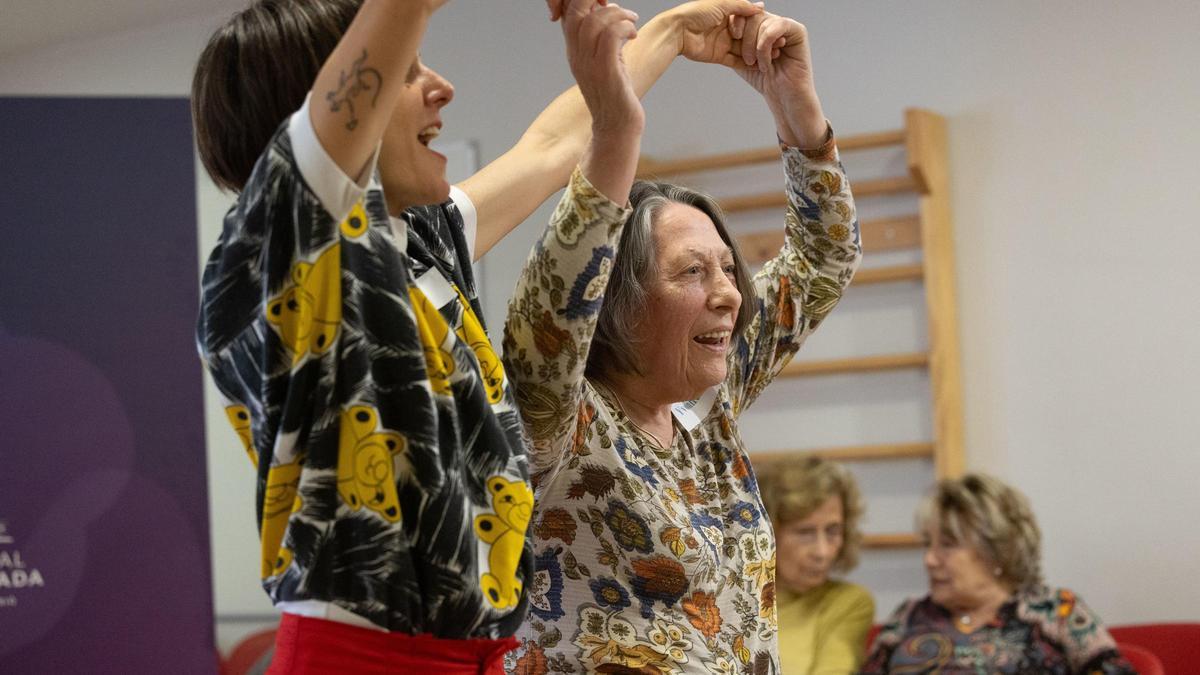 La danza mejora el equilibrio y el bienestar emocional de las personas con alzhéimer