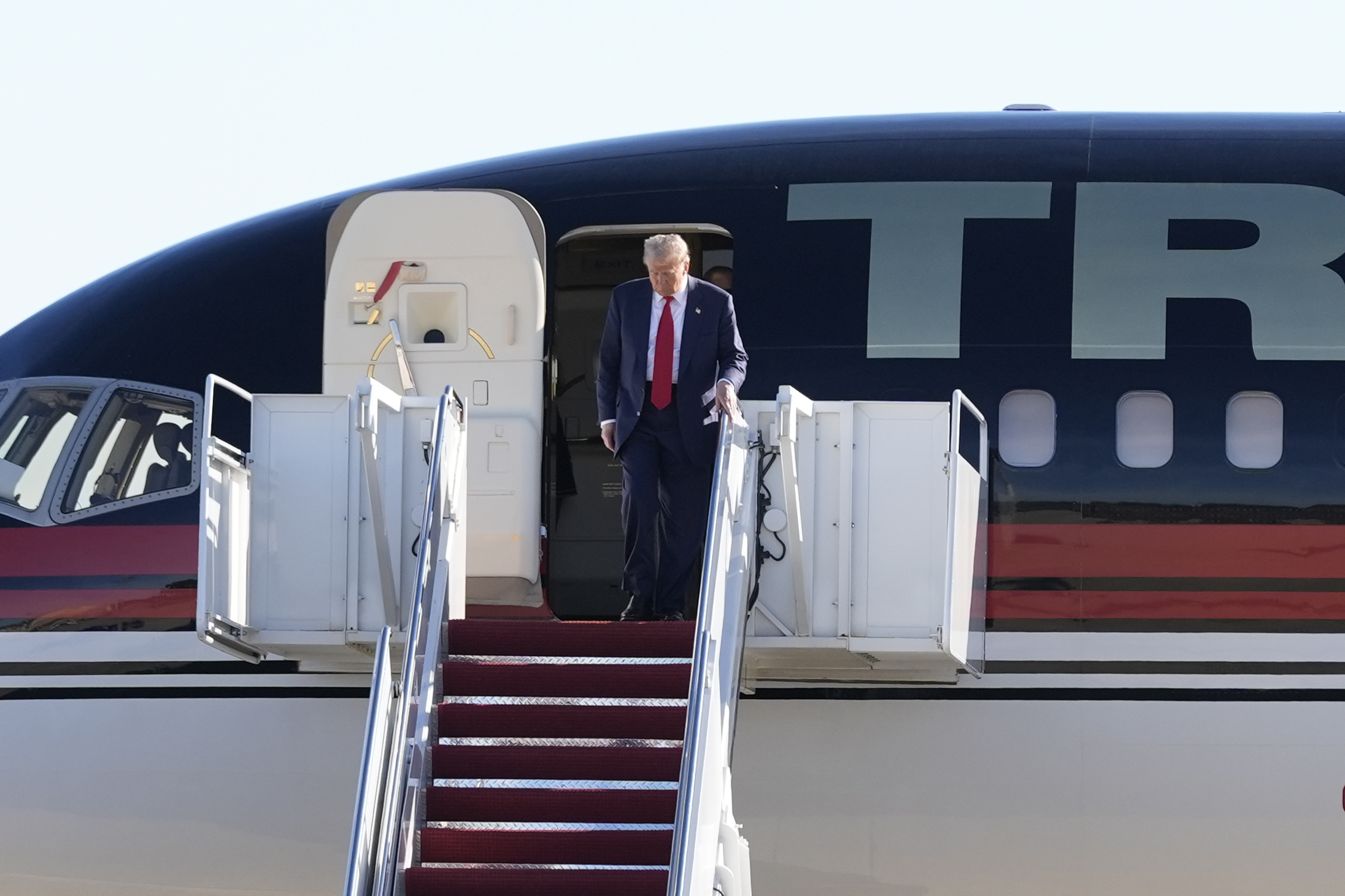 Trump llega a Washington D.C. para reunirse con Biden en la Casa Blanca – El Diario NY