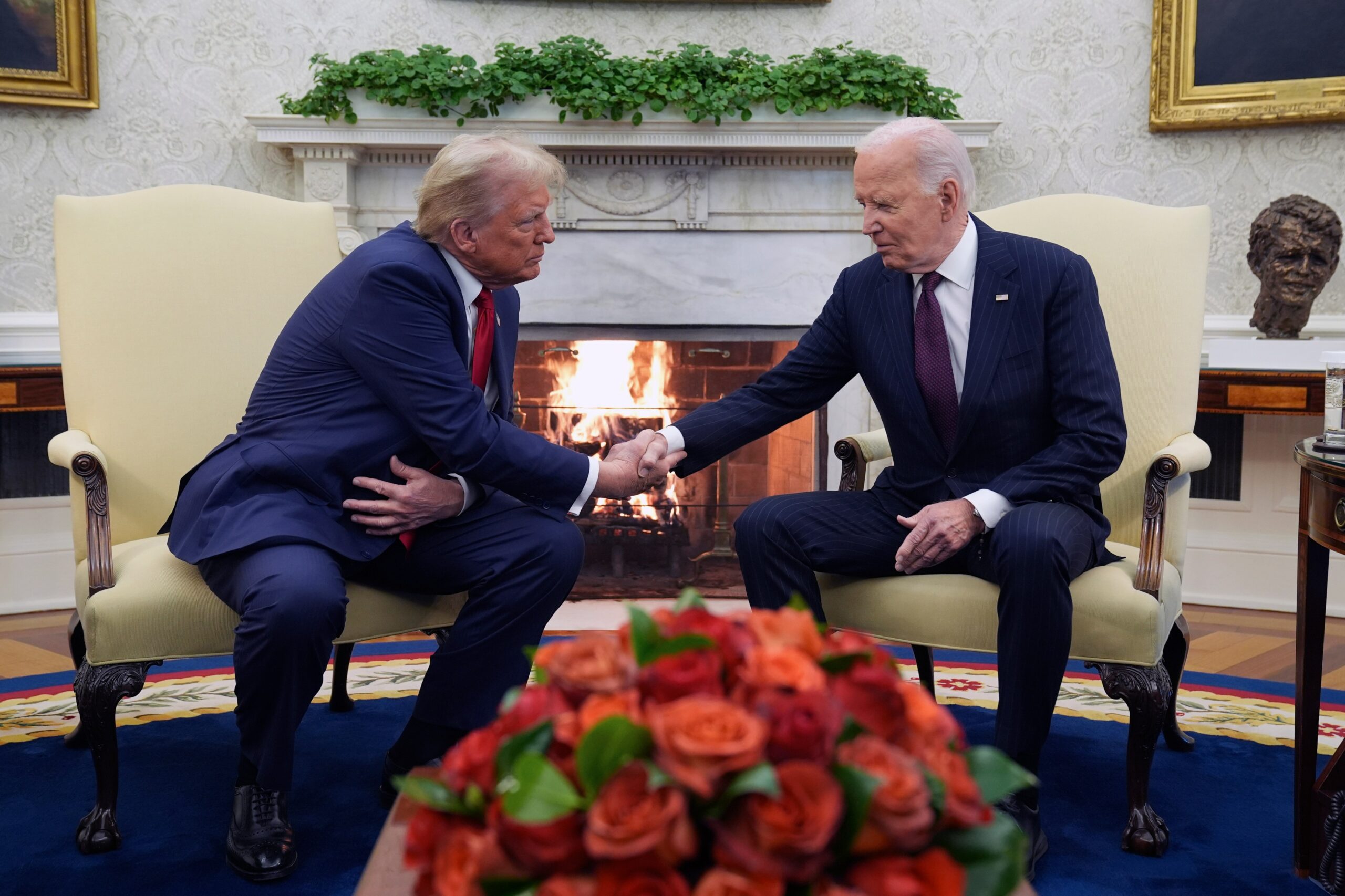 Trump asegura que la política “es dura” y agradece a Joe Biden una transición ordenada – La Opinión