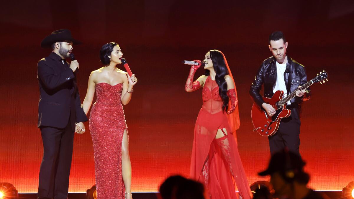 latin-grammy-2024:-estas-son-las-estrellas-que-destacaron-con-su-musica-en-vivo-en-la-ceremonia-televisada