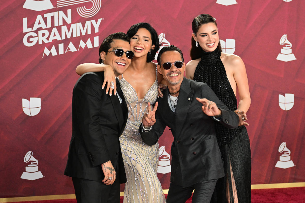 La alfombra roja de los Latin Grammy 2024: brillos, transparencias y mucho glamour