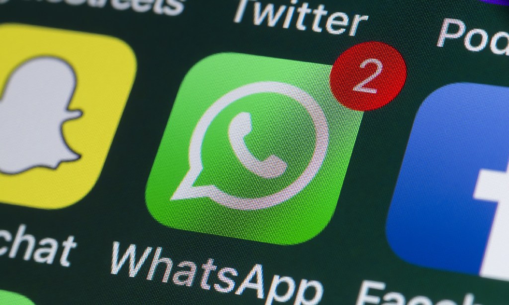 Cómo instalar la nueva actualización de WhatsApp que te protege de estafas  – Diario Río Negro