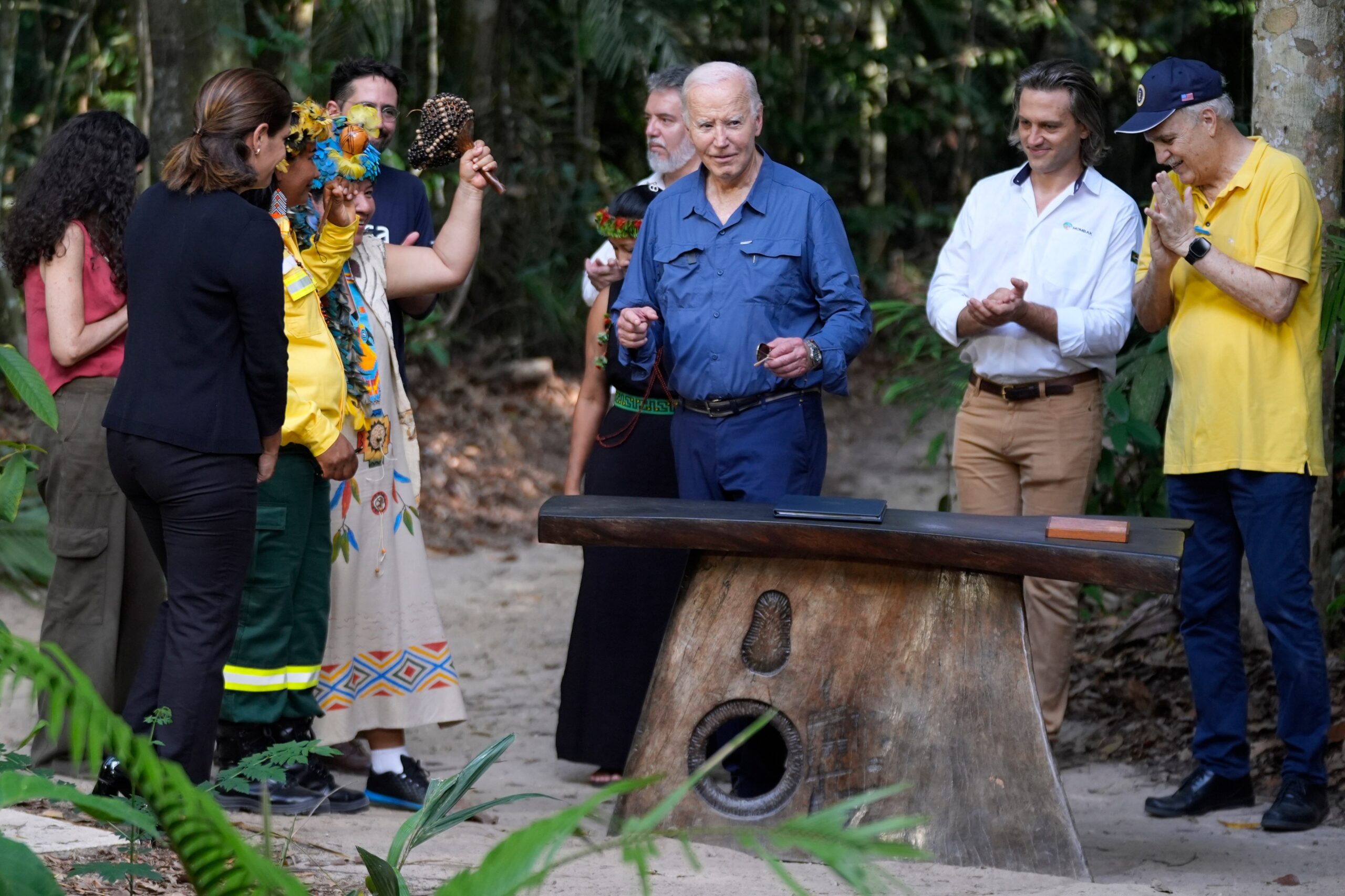 biden-se-convierte-en-el-primer-presidente-estadounidense-en-funciones-que-visita-la-selva-amazonica-–-la-opinion