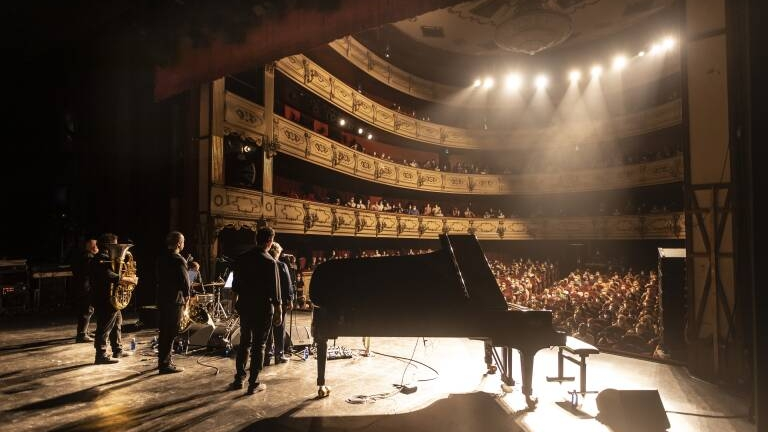 El IVC planea crear programas de apoyo a profesionales de las artes escénicas afectados por la Dana