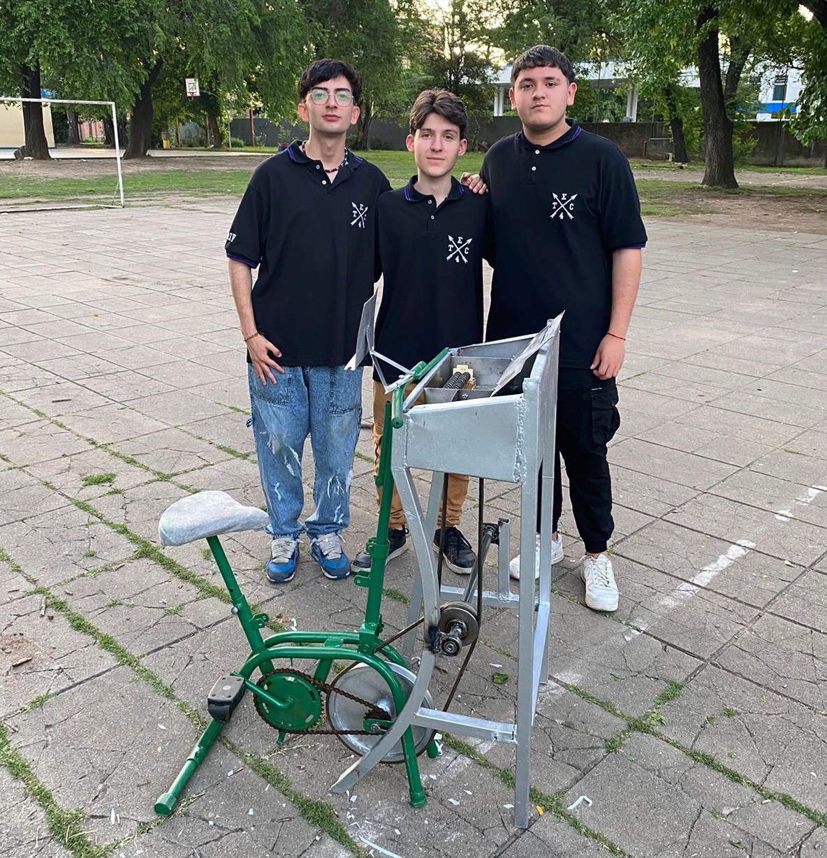 Un grupo de estudiantes de San Isidro pone su creatividad al servicio de la salud y el medioambiente | Que Pasa Web