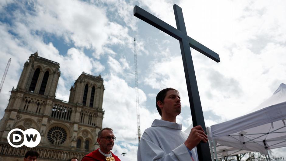 iglesias-de-rojo-para-alertar-de-“persecucion-de-cristianos”-–-dw-–-20/11/2024