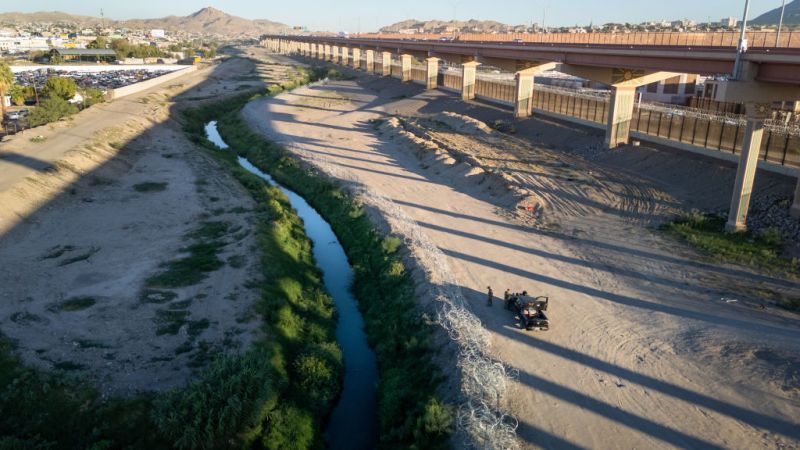 Texas ofrece más de 500 hectáreas al Gobierno de Trump para la construcción de instalaciones de deportación | CNN