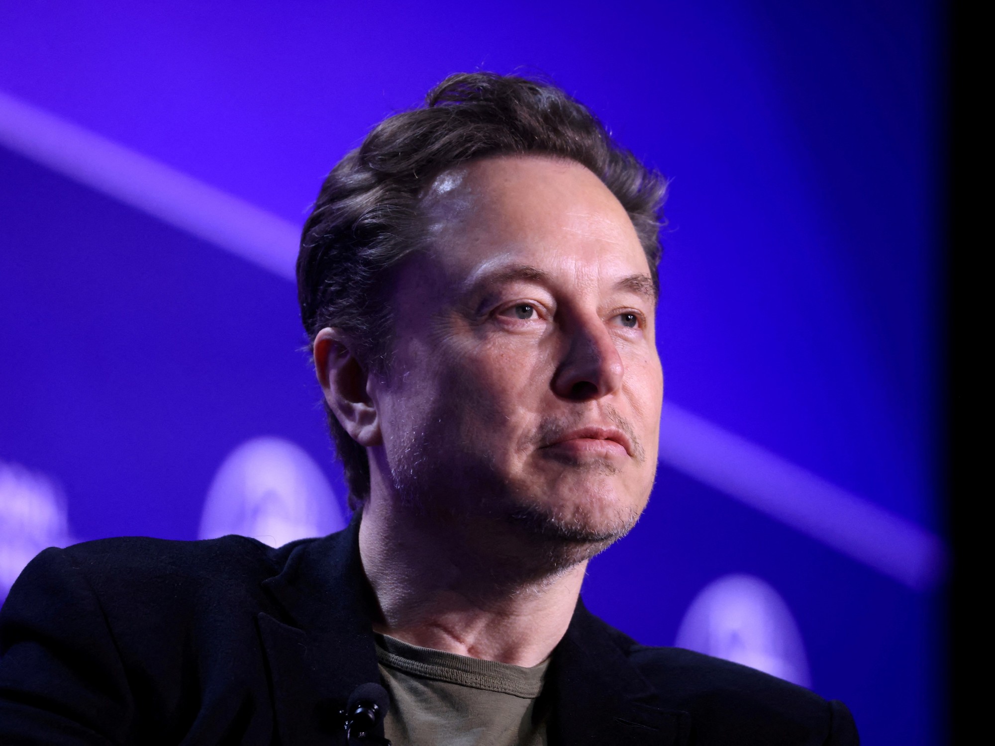 elon-musk-destruyo-a-la-ultima-tecnologia-de-microsoft:-“es-como-un-episodio-de-black-mirror”