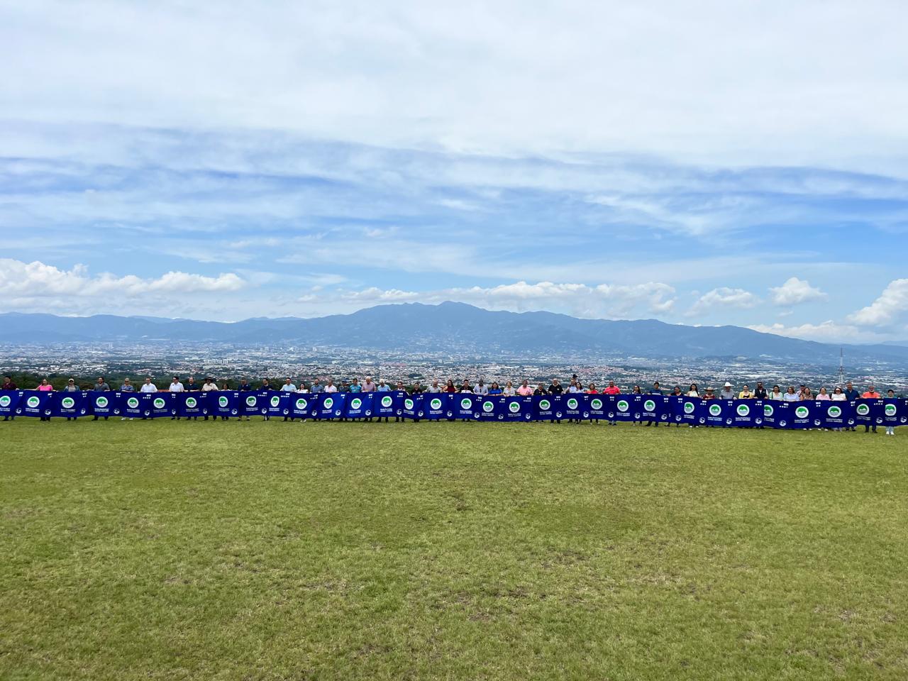 PRODUCTORES HEREDIANOS GANAN 50 BANDERAS AZULES ECOLÓGICAS – Heredia Hoy – Periodico, Noticias