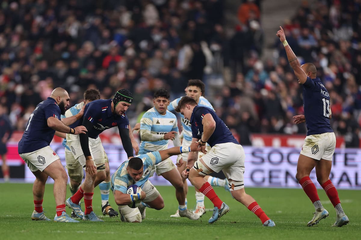 Los Pumas mejoraron la actitud en el segundo tiempo, pero Francia se mantuvo erguida y no les dio lugar a la hazaña