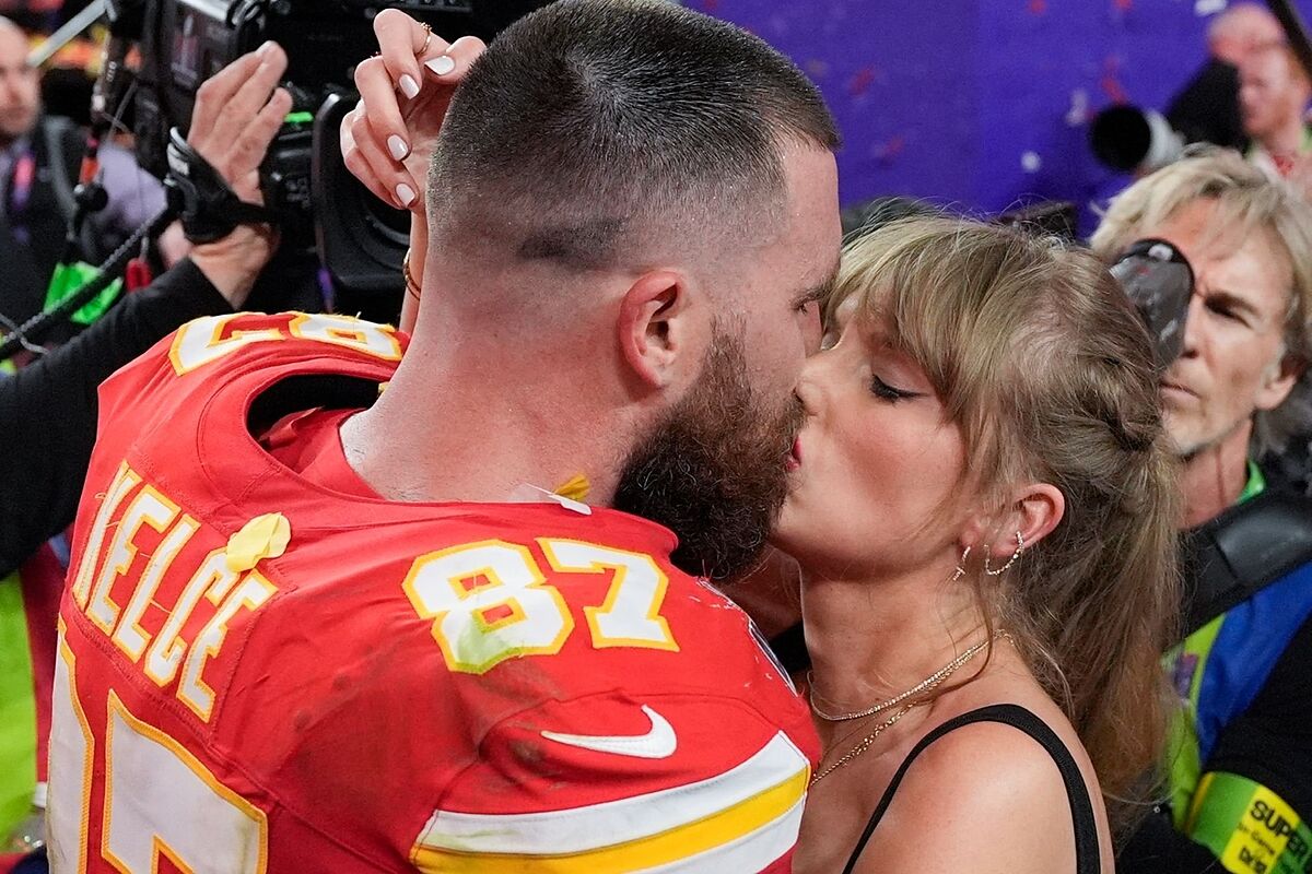 El presidente de Chiefs habla de como el romance de Taylor Swift y Travis Kelce ha ayudado al equipo