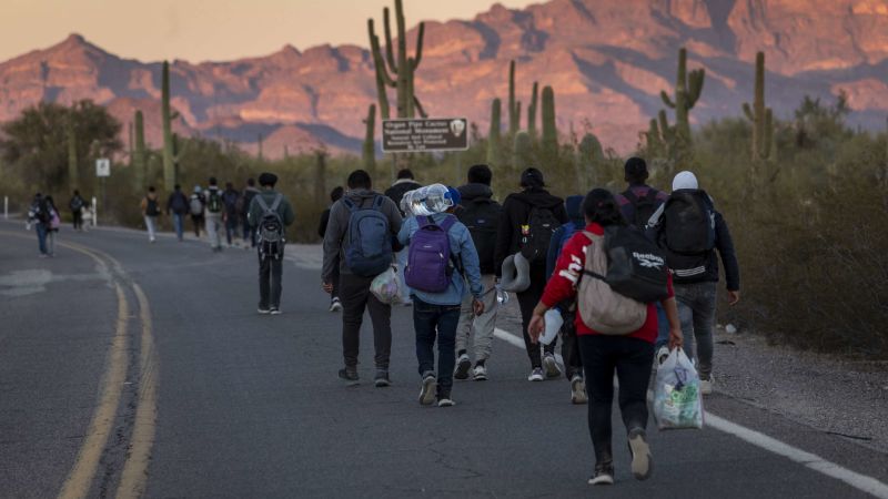 Algunos habitantes de Arizona esperan que Trump cierre la frontera con México | CNN