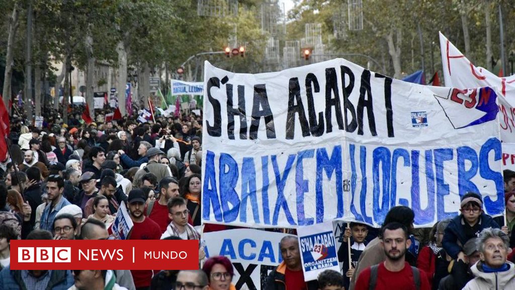 Alquileres | “Se acabó. Bajemos los arriendos”: la masiva protesta en Barcelona para exigir que se respete el derecho a la vivienda – BBC News Mundo