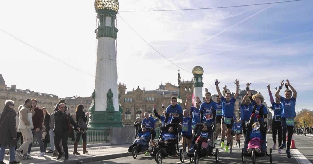 El Equipo Zurich Aefat celebrará su 30ª maratón en San Sebastián, tras recibir dos premios por este proyecto de deporte inclusivo