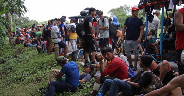 Crisis en la frontera USA-Mxico: inmigrantes toman una desesperada decisin antes del inicio de la deportacin masiva de Trump