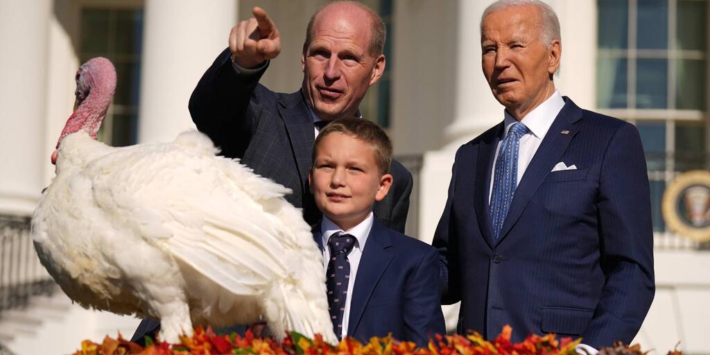 Los últimos pavos que Biden perdonó como presidente viajaron 16 horas para salvar sus vidas