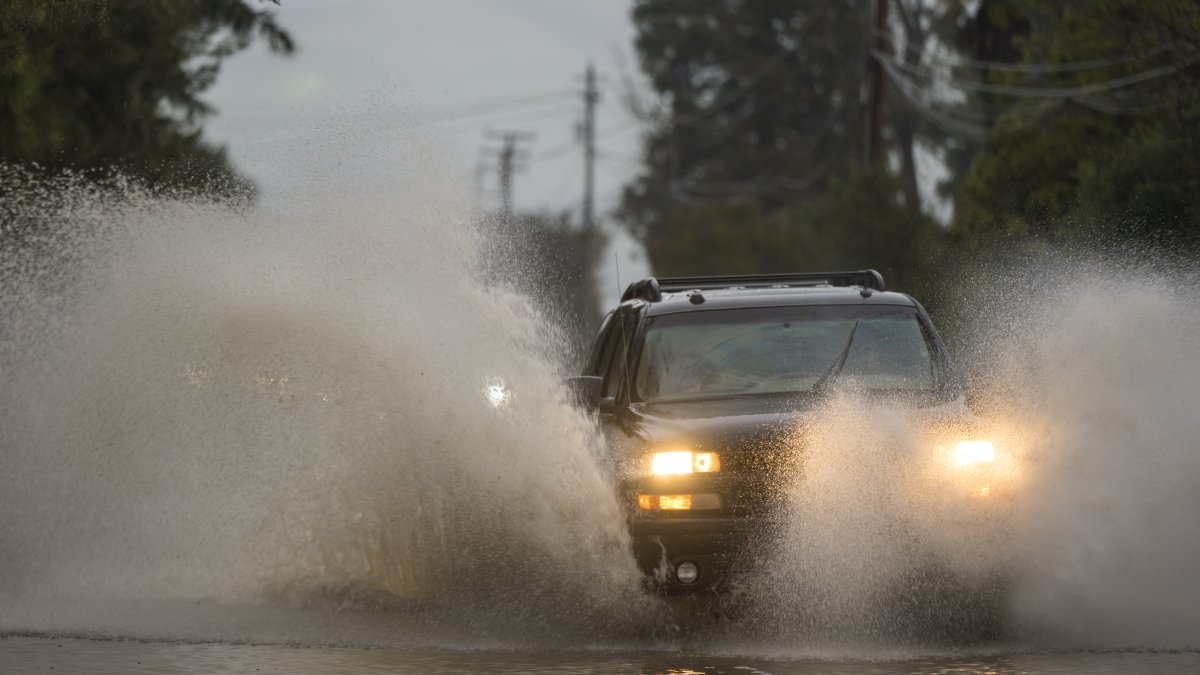 Emiten alerta por inundaciones y advertencia por fuertes vientos al norte de la Bahía