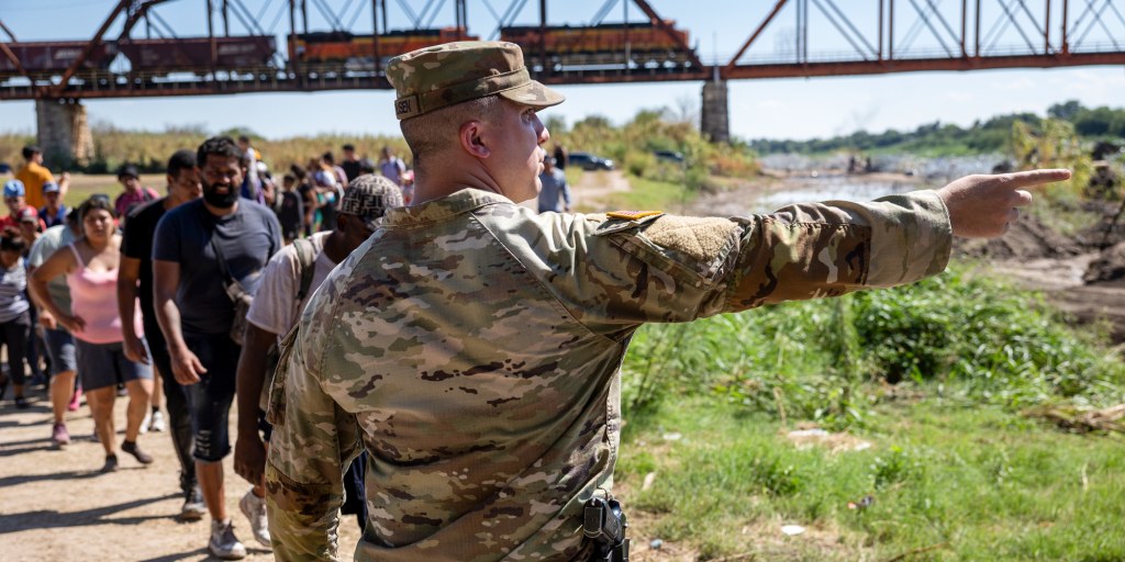 Migrantes con cita de asilo en la frontera de México temen que Trump los expulse: “Somos personas trabajadoras”