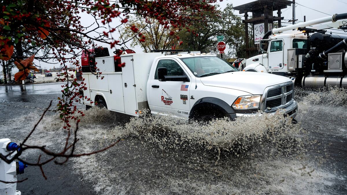 Lluvia y nieve azotan el norte de California en una nueva oleada de mal tiempo en la costa oeste