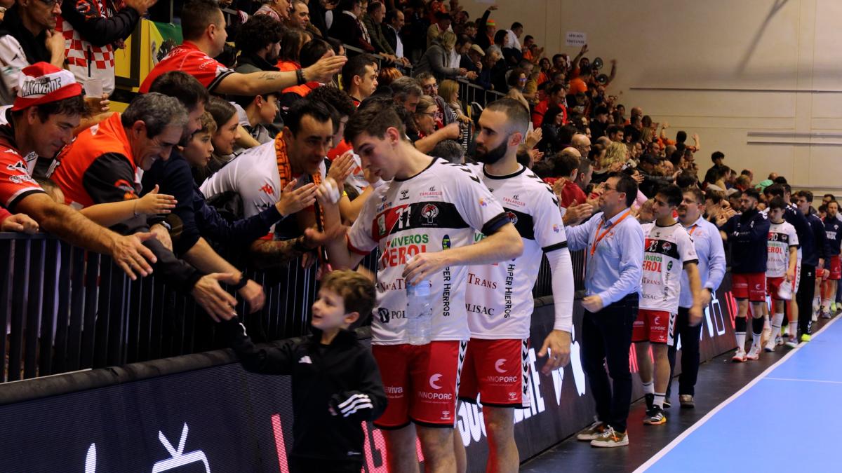 Nava de la Asunción, donde el balonmano es una religión