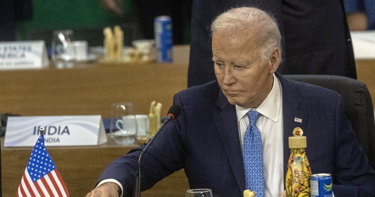 Biden comenzó el cierre de la economía de EU