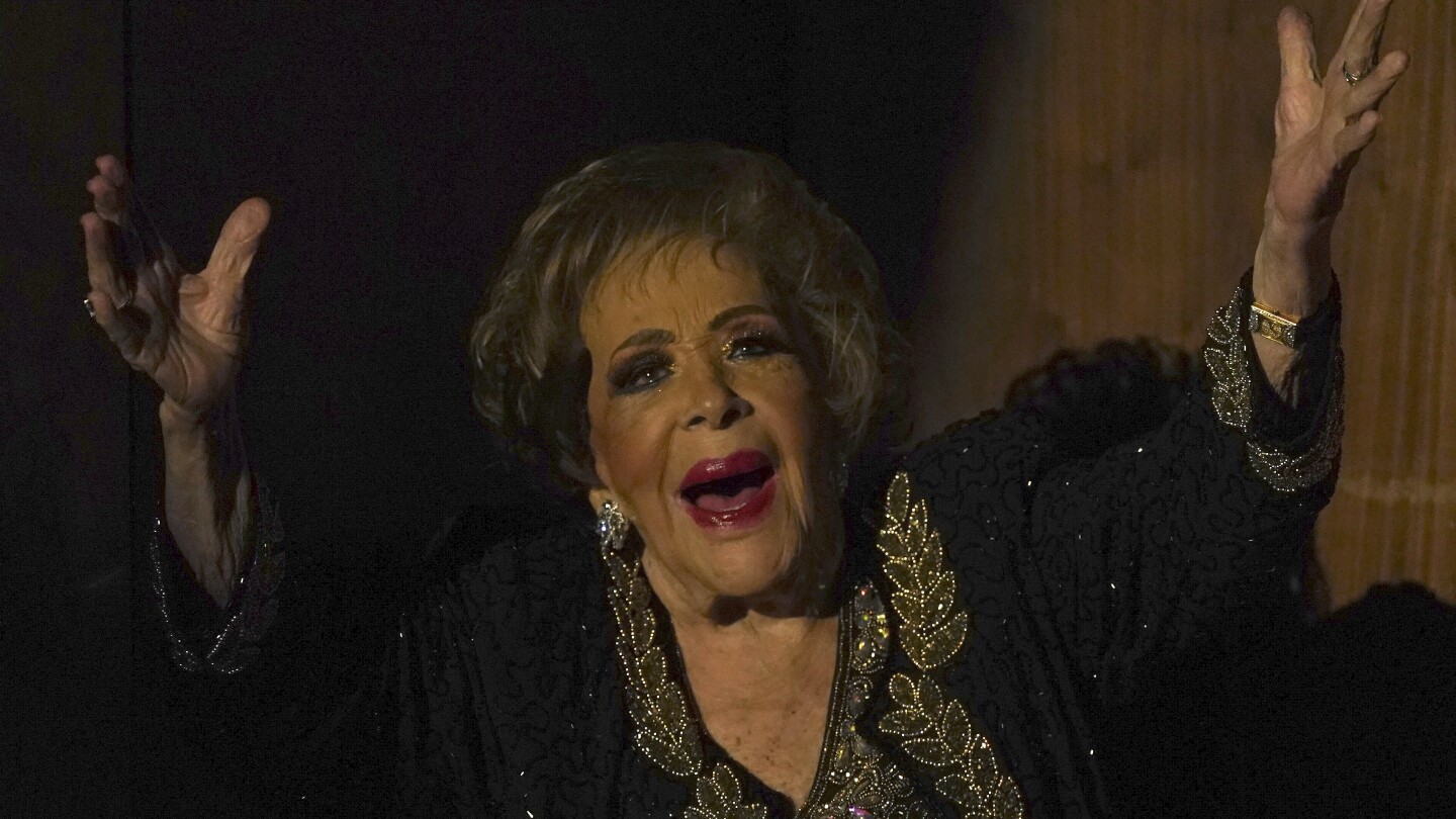 Fallece Silvia Pinal, primera actriz y diva del Cine de Oro mexicano