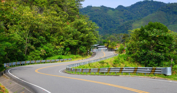 Las conoces? Estas son las cinco carreteras ms peligrosas en Colombia