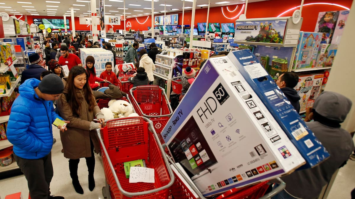 Black Friday. Las tres teorías sobre el origen del día de compras más famoso: venta de esclavos, caída en Wall Street y represión policial