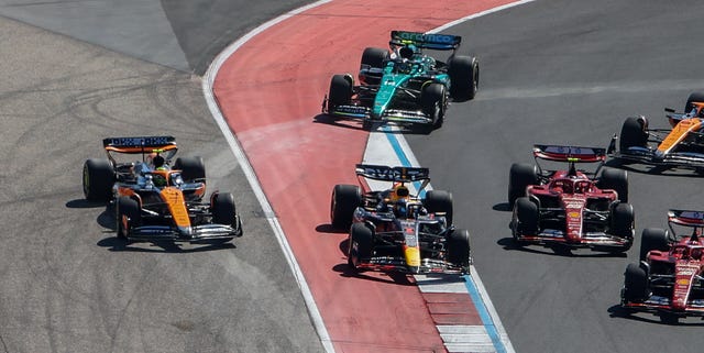 la-fia-y-los-pilotos-se-alian-para-solucionar-la-controversia-entre-max-verstappen-y-lando-norris-en-austin