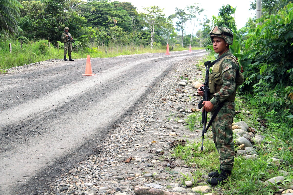 Los grupos narcotraficantes de Colombia y Ecuador se enfrentan en la frontera amazónica por el negocio de la coca