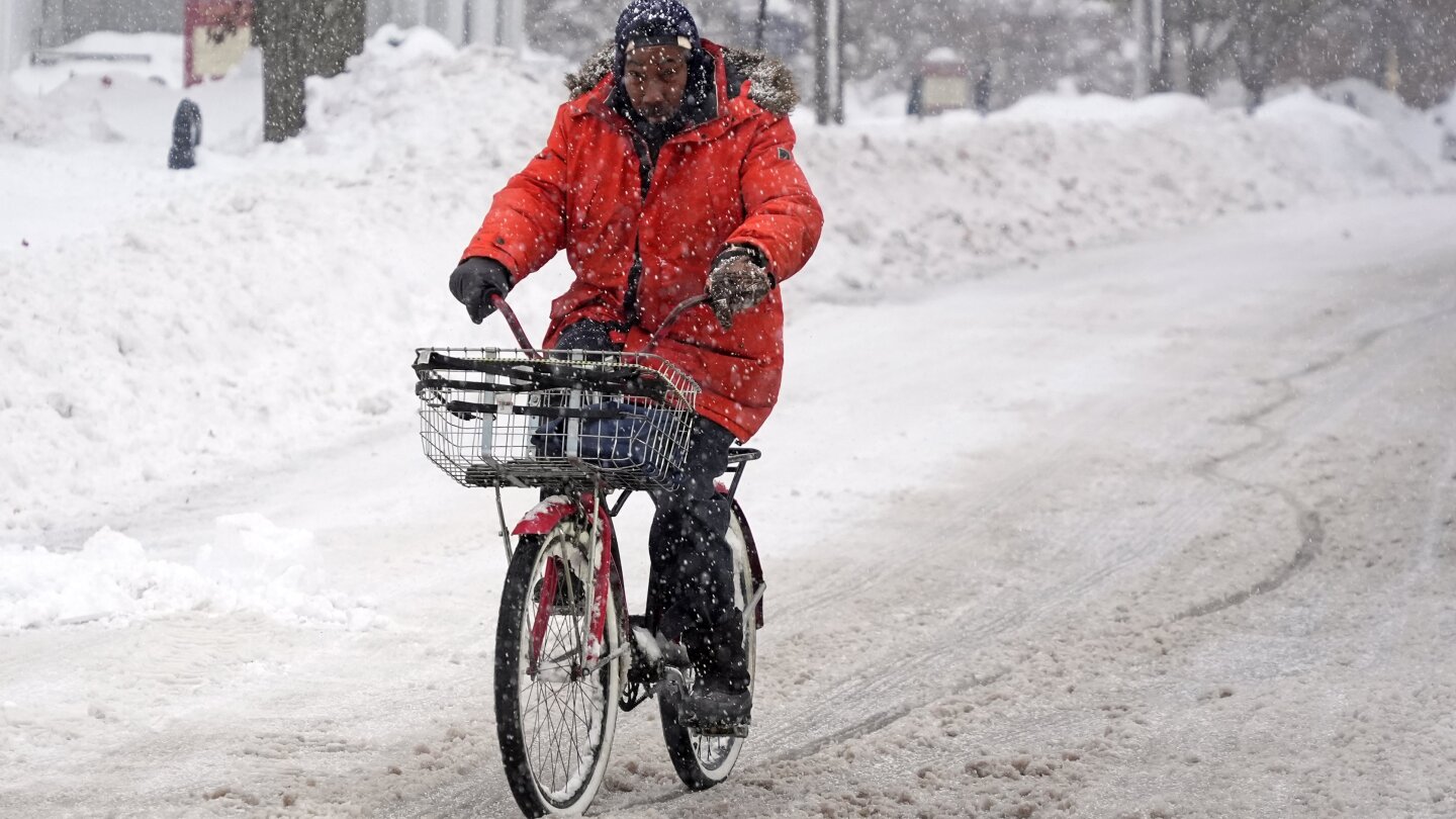 La región de los Grandes Lagos de EEUU se recupera tras nevadas; viene más nieve en camino