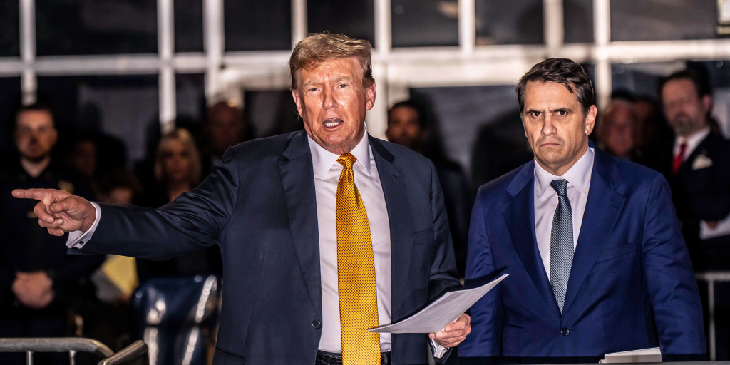 Trump insta al juez a desestimar el caso de Stormy Daniels citando el indulto a Hunter Biden