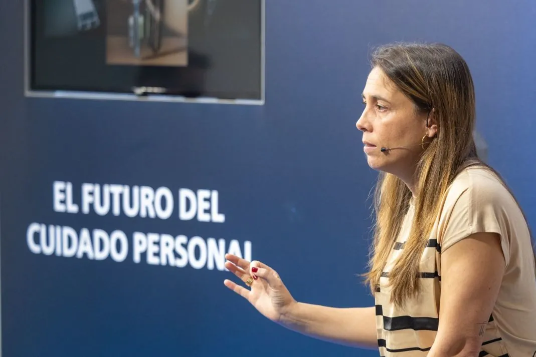 Beatriz Crespo, creadora de &apos;microhbitos saludables&apos;: “Pequeas acciones de menos de dos minutos son ms que suficientes para provocar cambios en nuestra mente, mejorar nuestra autoestima o engancharnos al deporte”