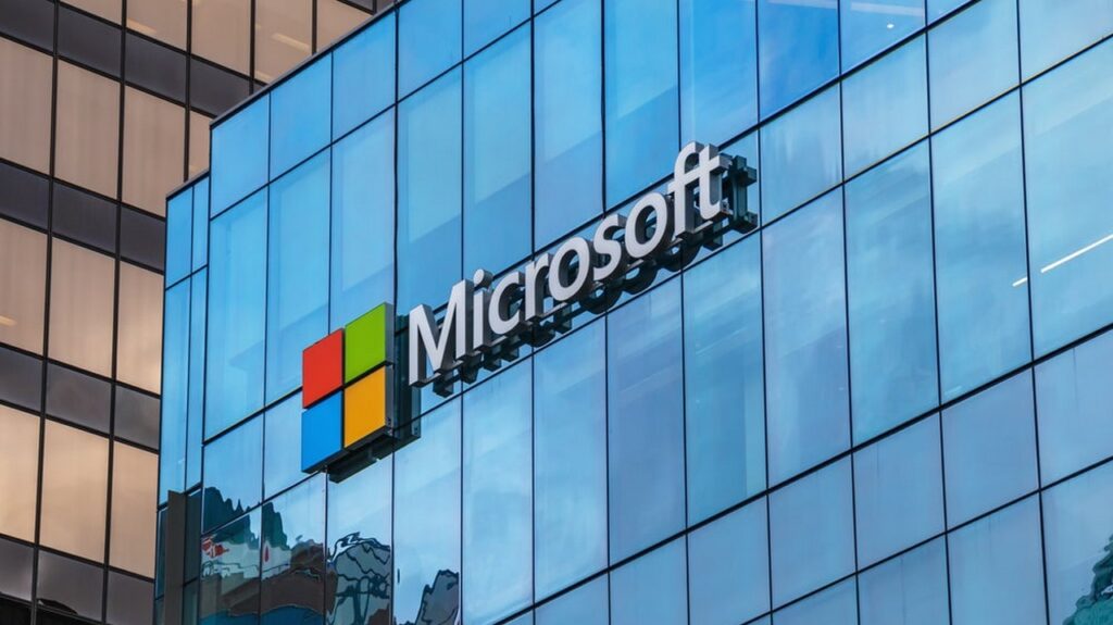 ¿Microsoft y Amazon seguirán la estrategia de MicroStrategy con Bitcoin en sus balances?