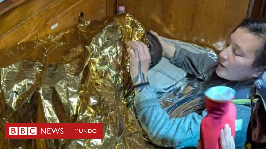 la-nina-de-11-anos-que-fue-rescatada-tras-pasar-3-dias-a-la-deriva-en-el-mediterraneo-con-un-salvavidas-improvisado-en-la-cintura-–-bbc-news-mundo