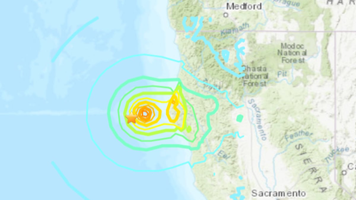 Cancelan aviso de tsunami en California tras terremoto de magnitud 7.0 al norte del estado