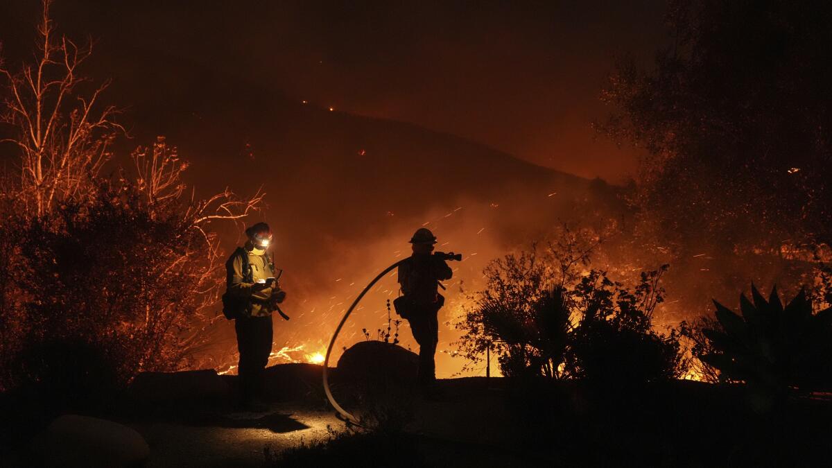 Crece incendio forestal en Malibú; miles permanecen evacuados