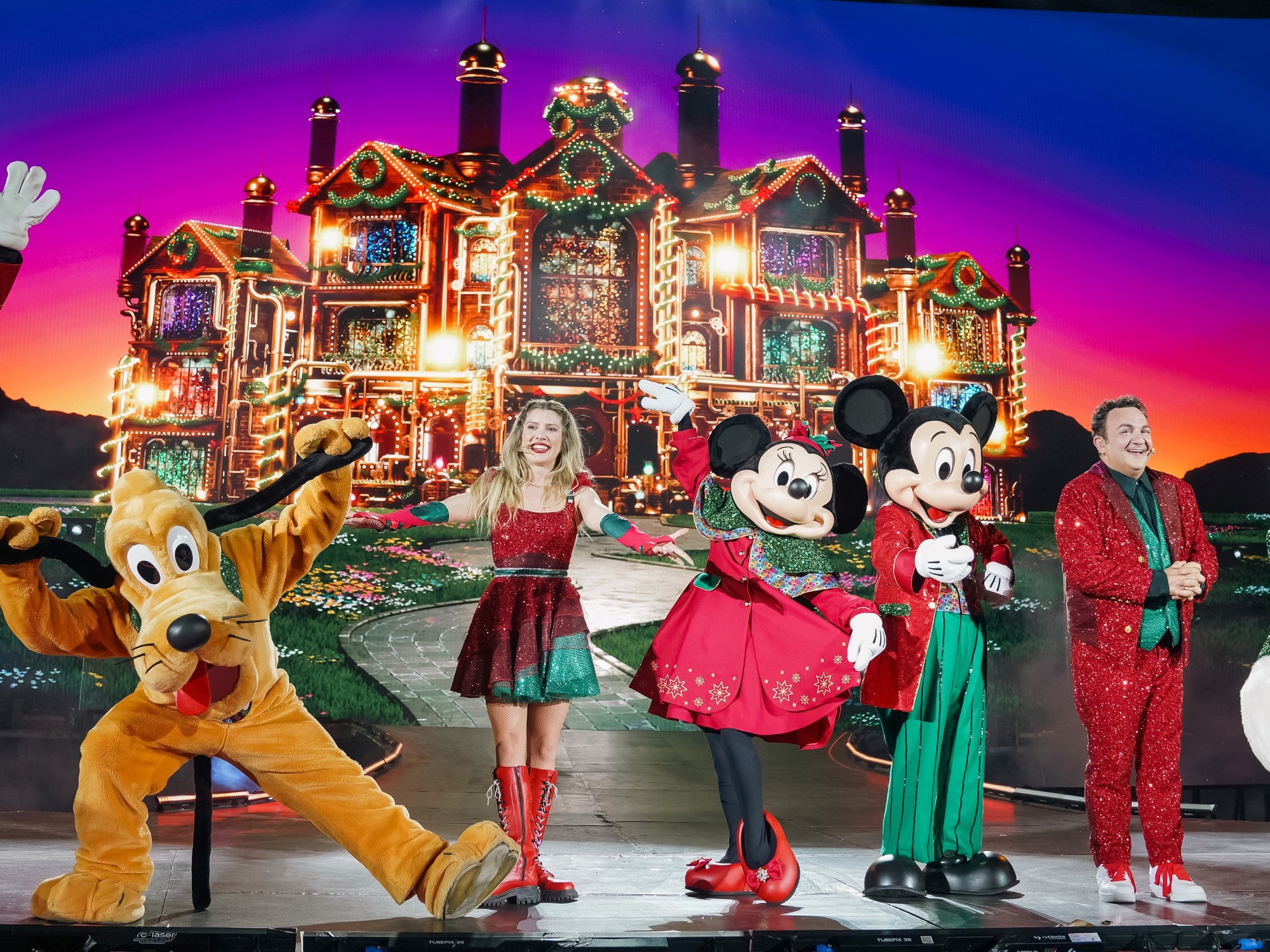 disney-celebra:-una-navidad-inolvidable,-con-los-clasicos-de-siempre-y-una-pantalla-descomunal